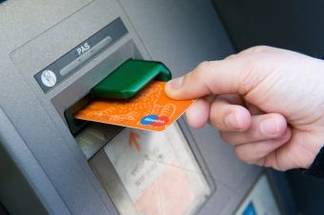 Граждан Молдовы, кравших деньги с банковских карт, осудили в Астане