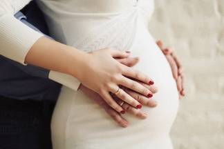 Женщина 9 месяцев скрывала от мужа беременность в Усть-Каменогорске