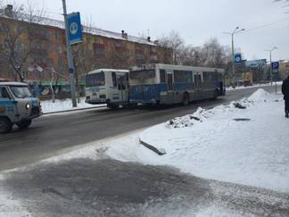 Два пассажирских автобуса столкнулись в Усть-Каменогорске