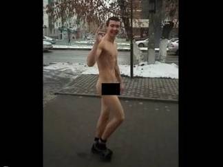 Голый парень прошёлся по улице в Усть-Каменогорске