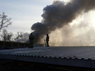 Пожар на складах в Усть-Каменогорске произошёл из-за загоревшейся резиновой обуви