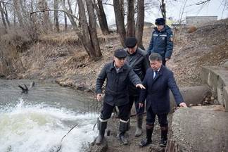 Аким Усть-Каменогорска лично проверил готовность города к паводкам