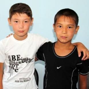 Двое мальчиков спасли тонущую женщину в Атырауской области