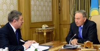 Назарбаев обсудил со Школьником ситуацию на Капшагае