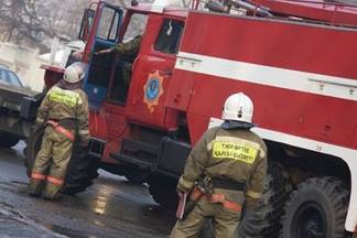 30 жильцов эвакуировали из-за пожара в общежитии в Усть-Каменогорске