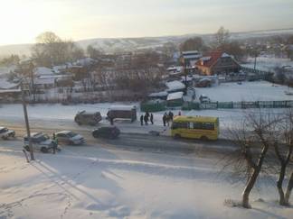 Водитель маршрутки насмерть сбил пешехода из-за гололёда в Усть-Каменогорске