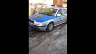 Житель Усть-Каменогорска заснял полицейских, спящих в служебном автомобиле