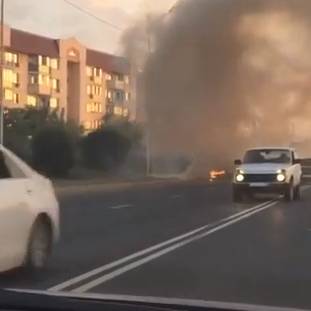В Алматы на ходу загорелся автомобиль