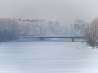Река Ульба перемерзла в Усть-Каменогорске
